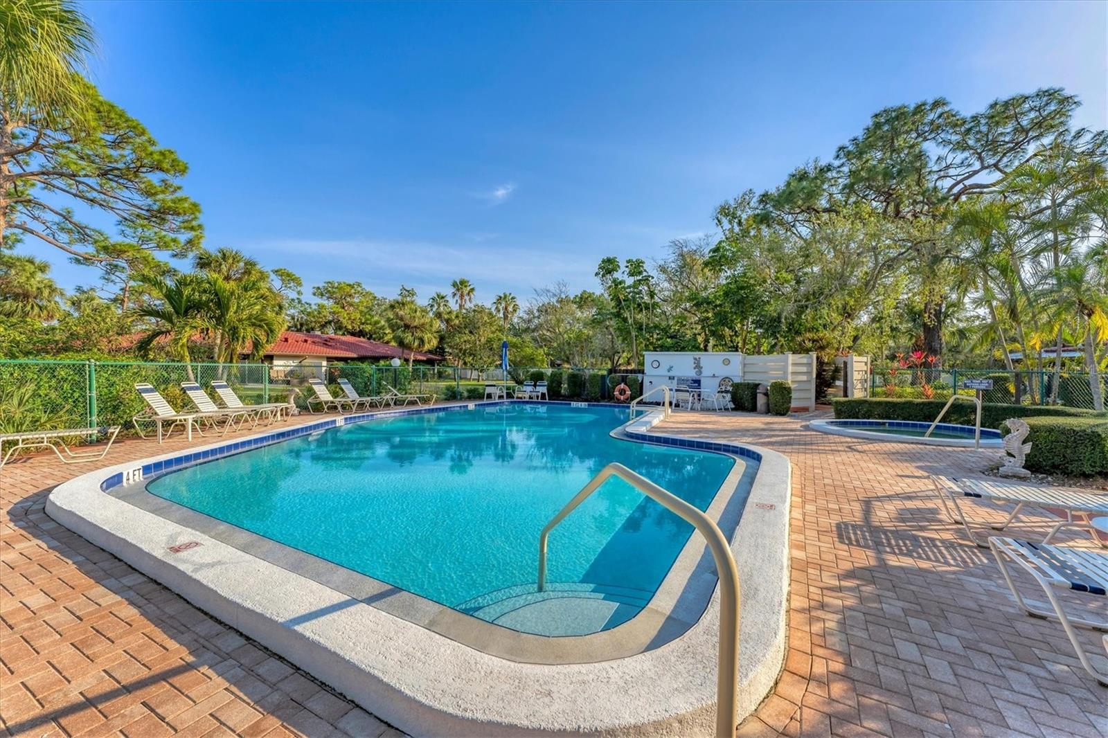VALENCIA GARDEN - Residential
