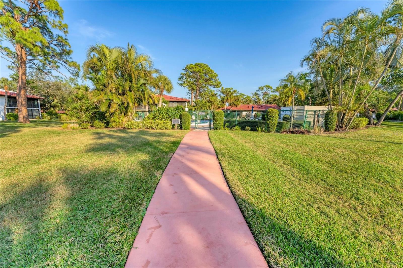 VALENCIA GARDEN - Residential