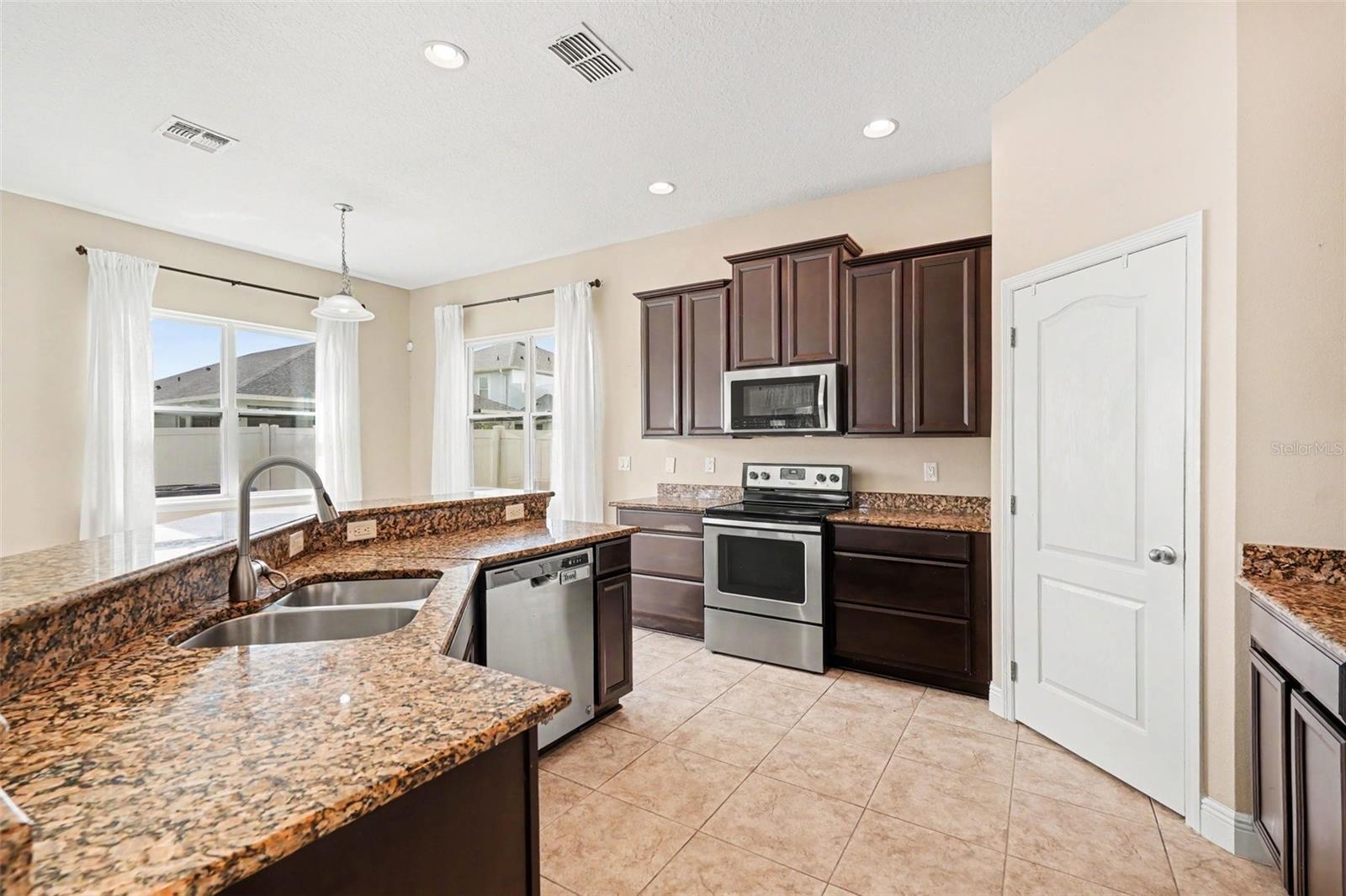 PALM COVE PH 2 - Residential