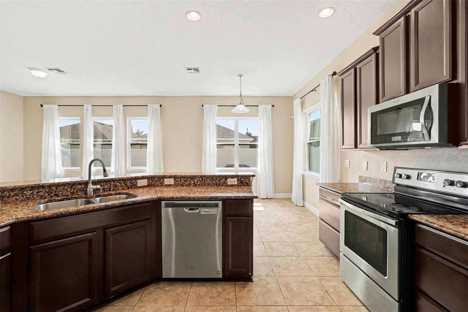 PALM COVE PH 2 - Residential