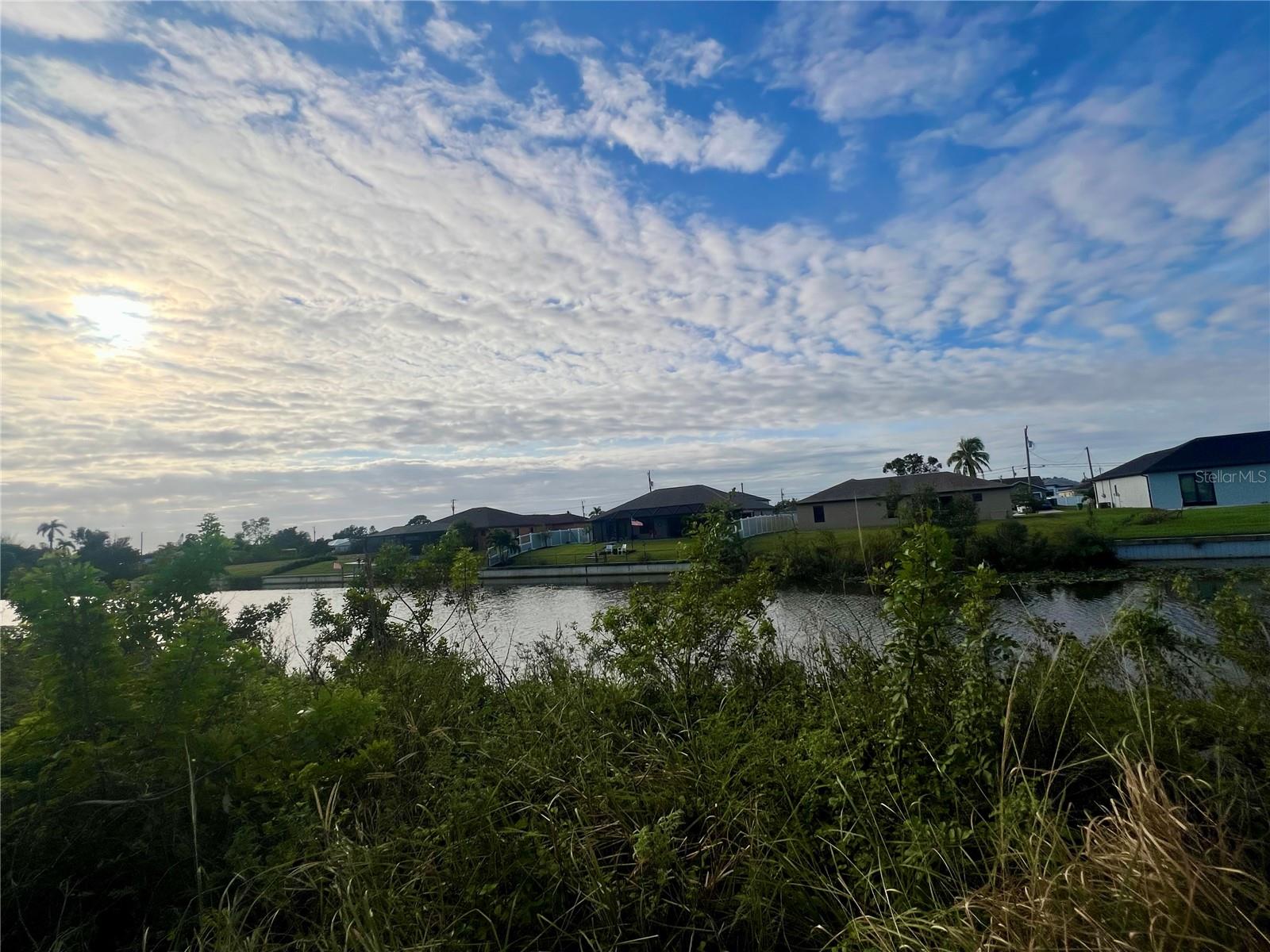 CAPE CORAL - Land