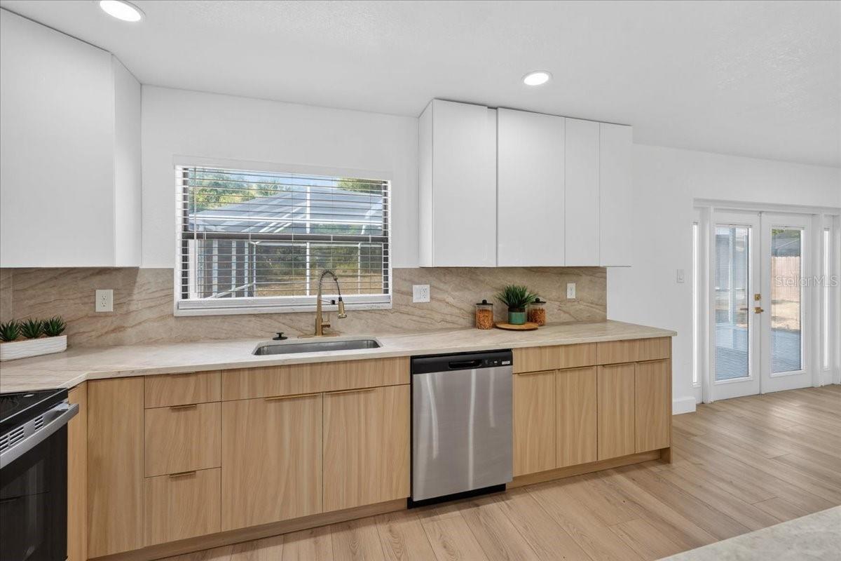 MOCKINGBIRD MANORS - Residential