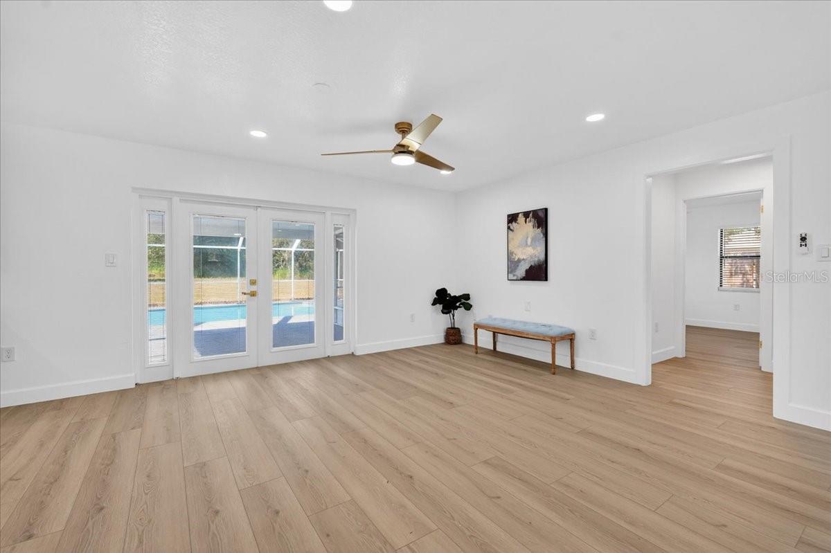 MOCKINGBIRD MANORS - Residential