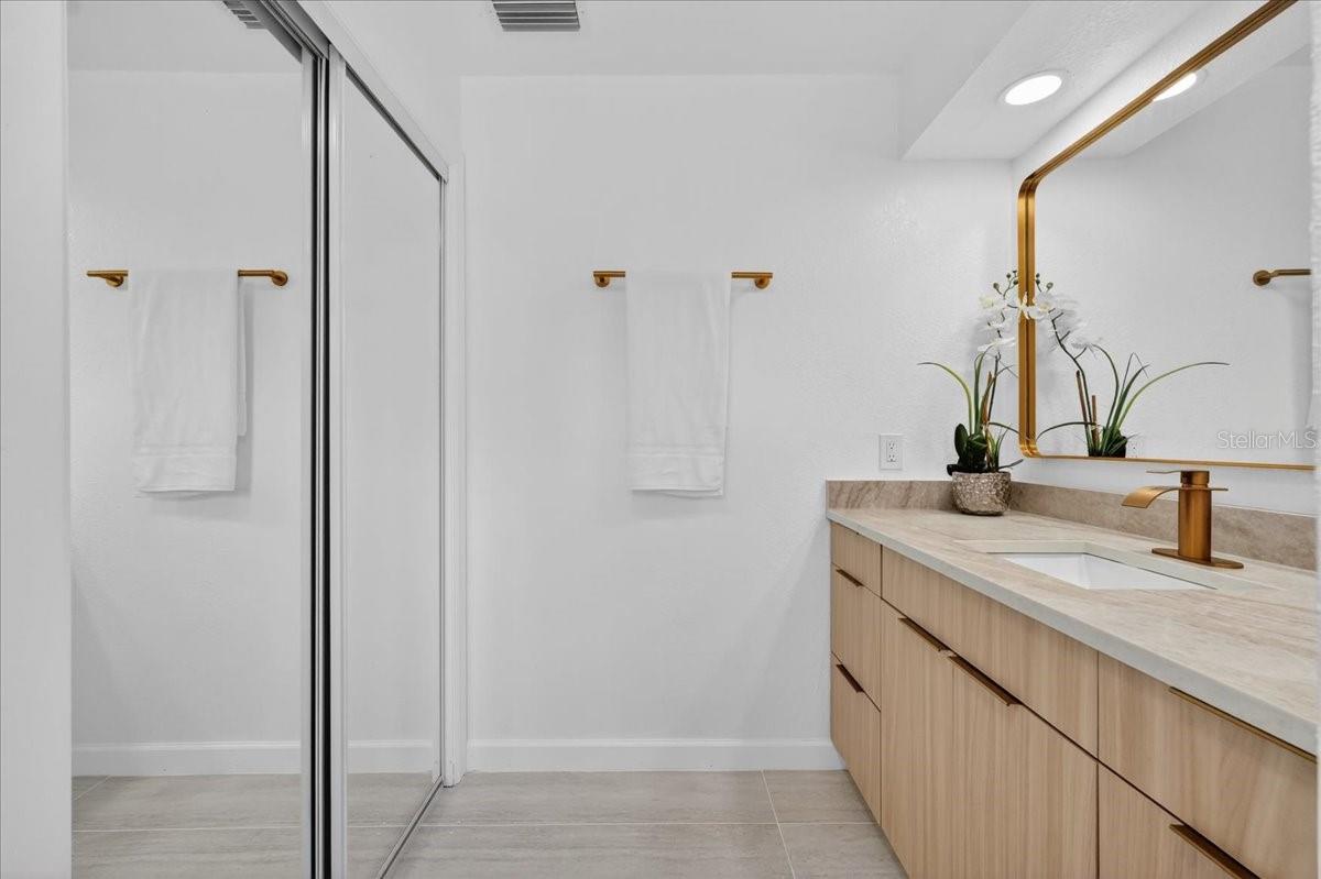 MOCKINGBIRD MANORS - Residential