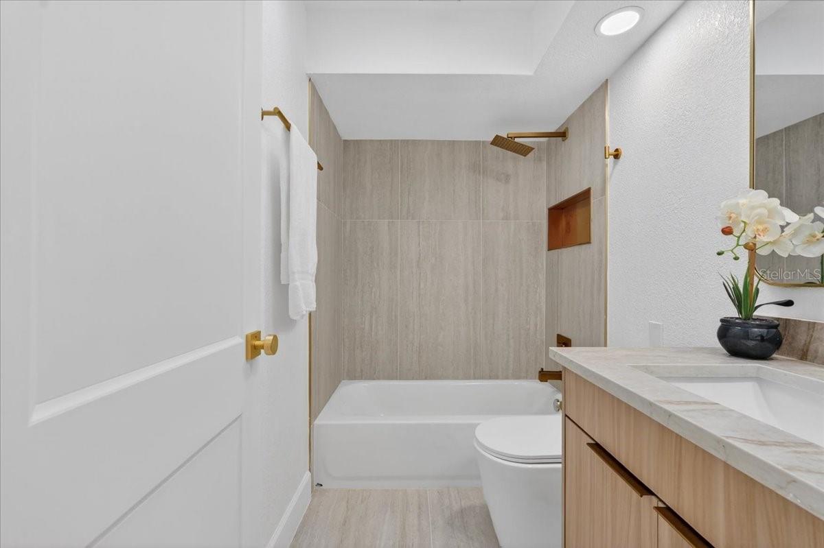 MOCKINGBIRD MANORS - Residential