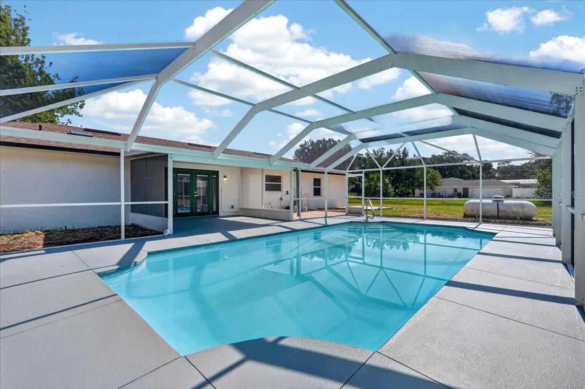 MOCKINGBIRD MANORS - Residential