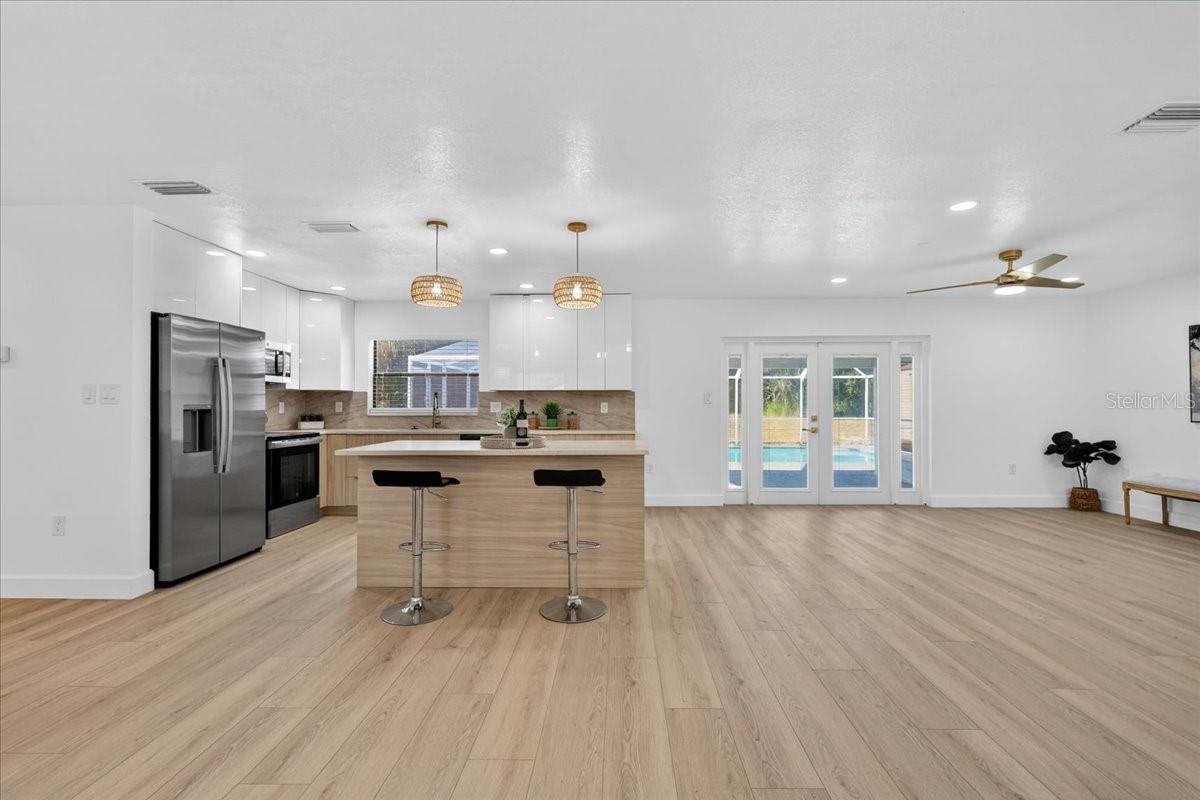 MOCKINGBIRD MANORS - Residential