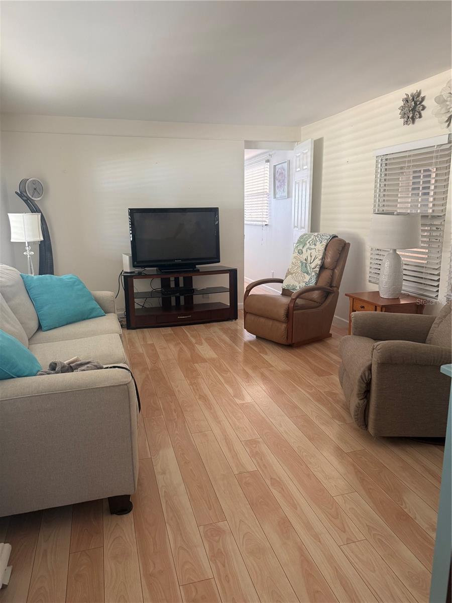 COUNTRY CLUB ESTATES - Residential
