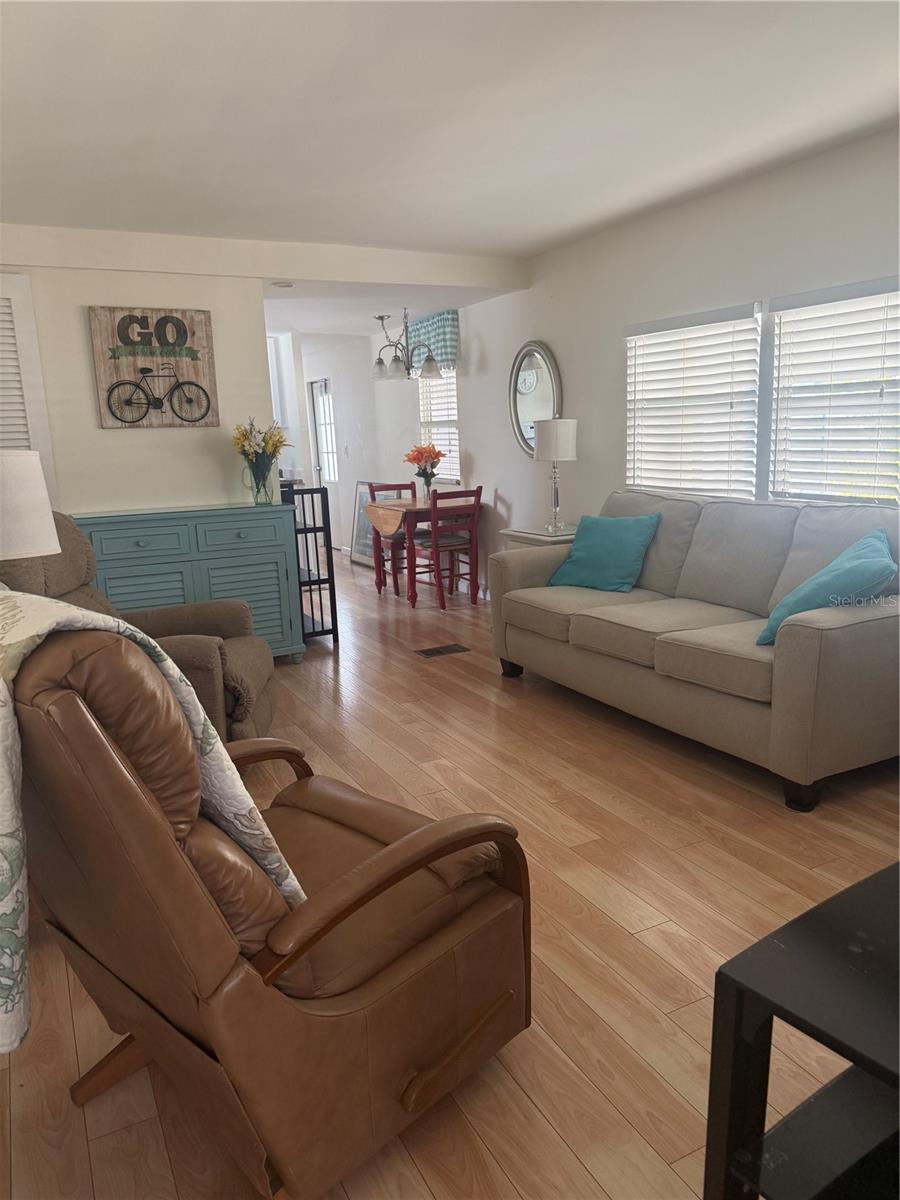 COUNTRY CLUB ESTATES - Residential
