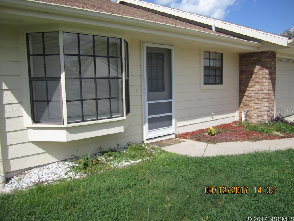 Very nice 2 bed /2 bath ,1 car garage home in Fairgreen. Air conditioned FL room,Master bath has handicapped shower/tub,2nd bedroom could easily be used as master bedroom. ;For Sale
