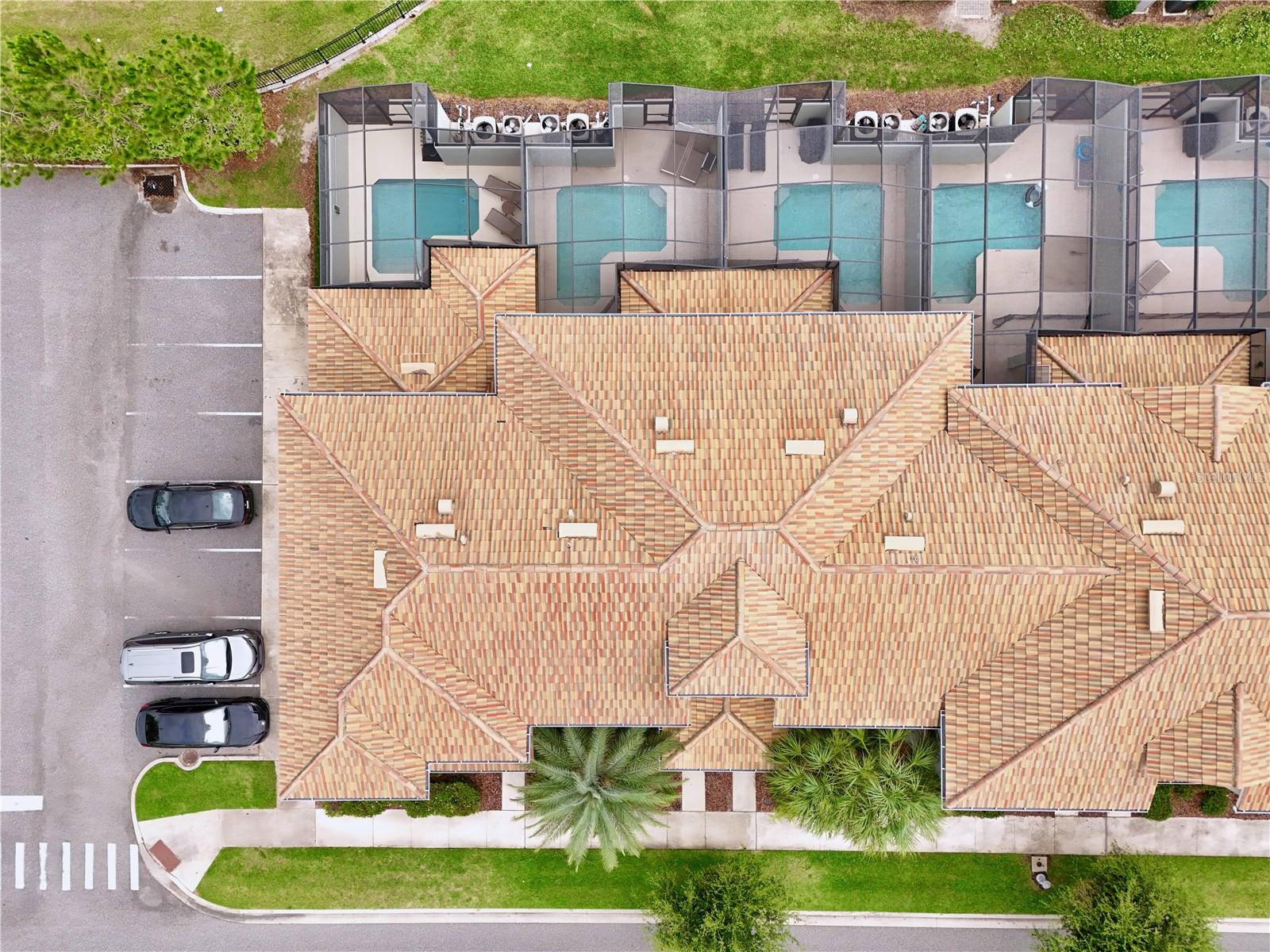 STOREY LAKE - Residential