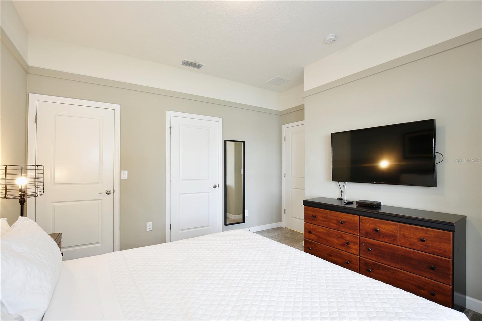 STOREY LAKE - Residential