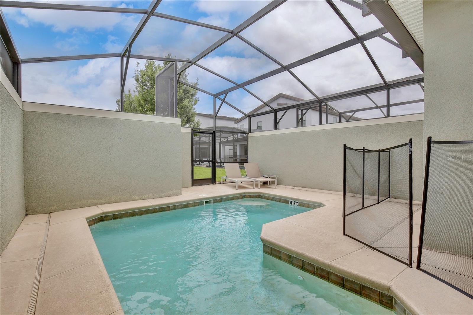 STOREY LAKE - Residential