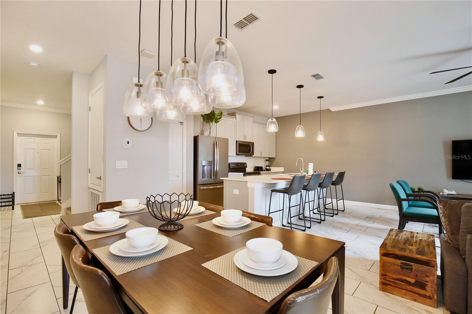 STOREY LAKE - Residential