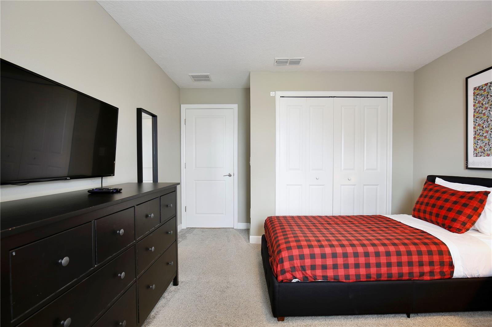 STOREY LAKE - Residential