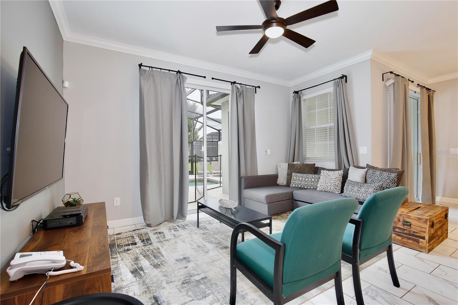 STOREY LAKE - Residential