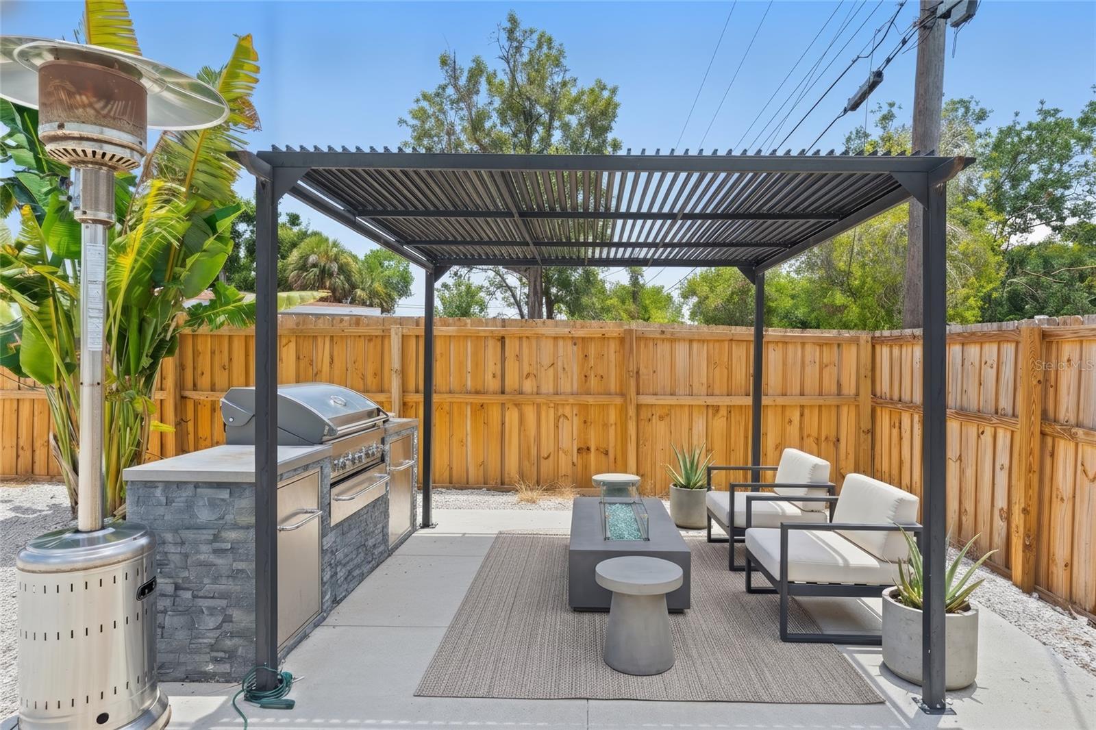 FLORILAND PARK - Residential