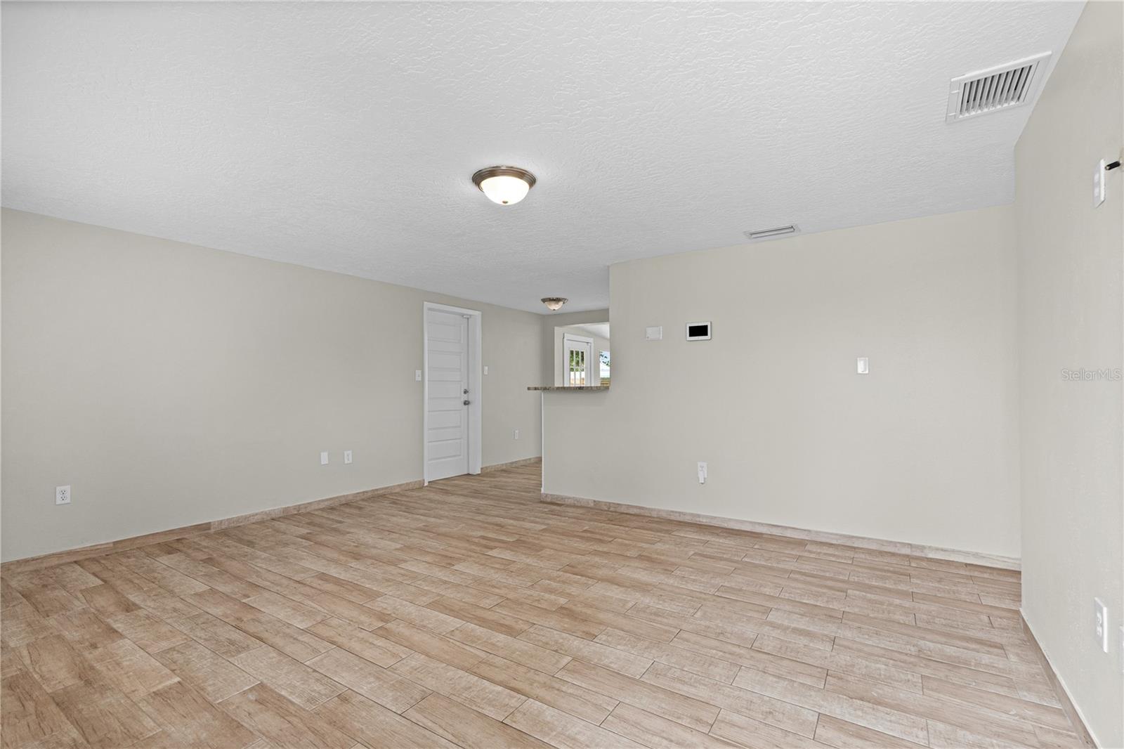 FLORILAND PARK - Residential