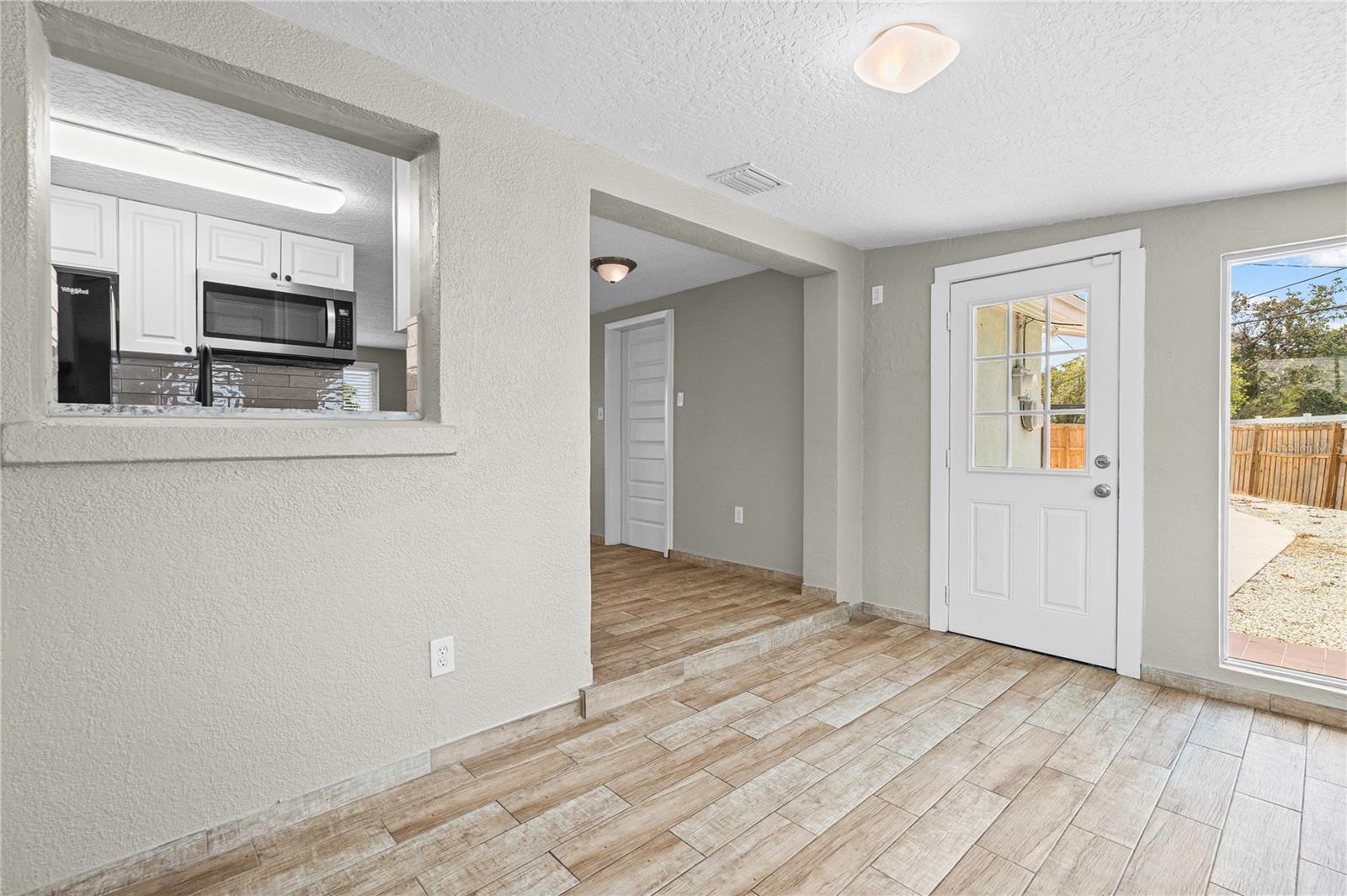 FLORILAND PARK - Residential