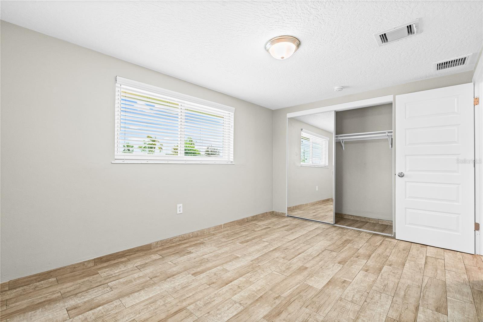 FLORILAND PARK - Residential