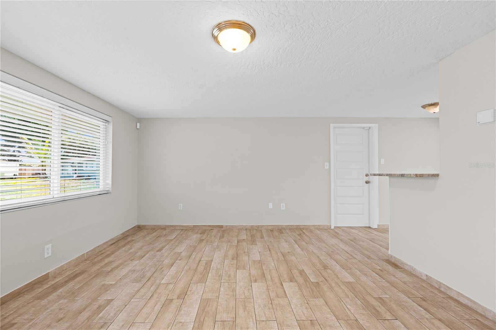 FLORILAND PARK - Residential