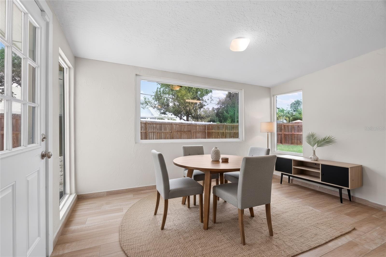 FLORILAND PARK - Residential