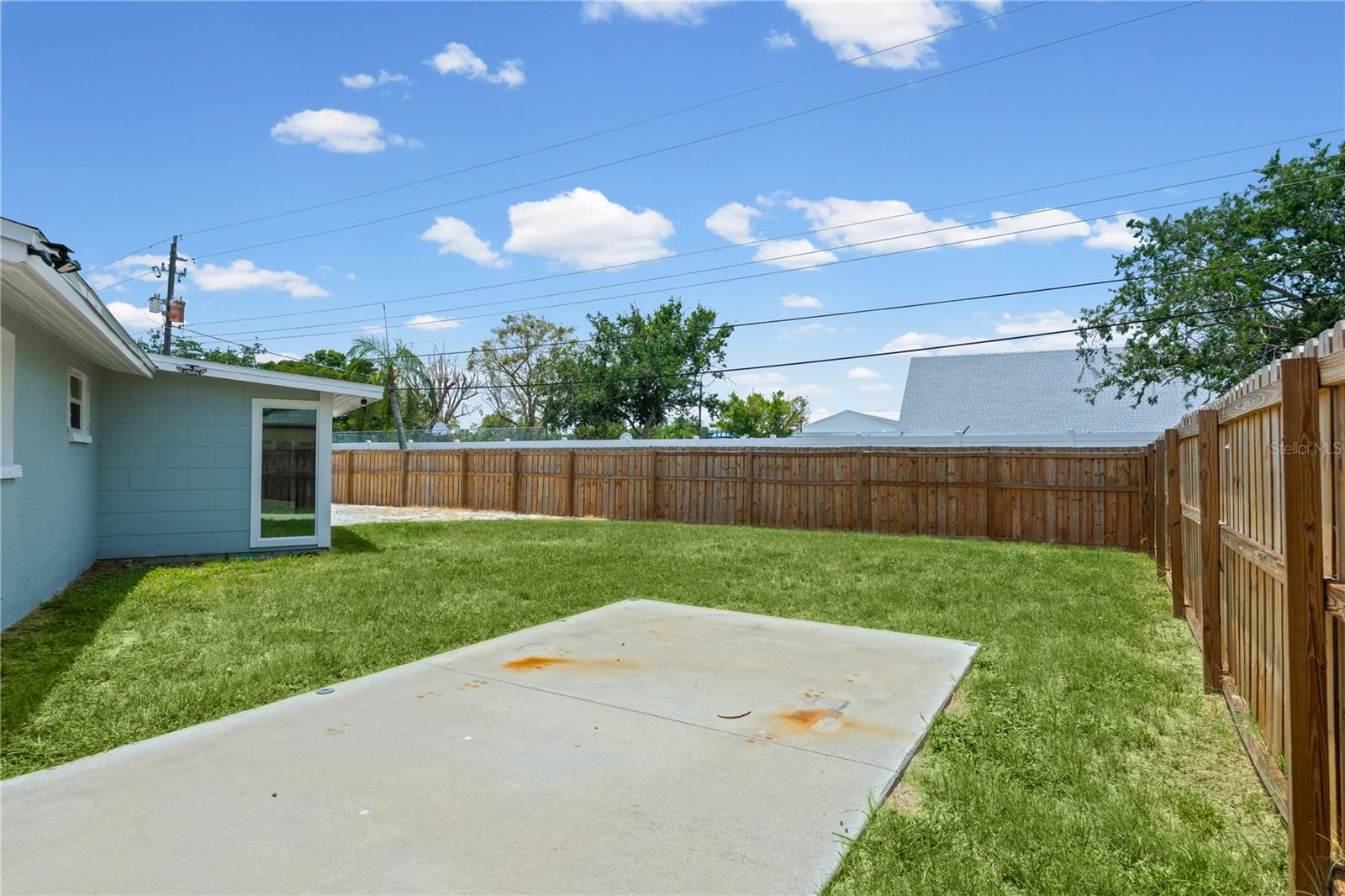 FLORILAND PARK - Residential