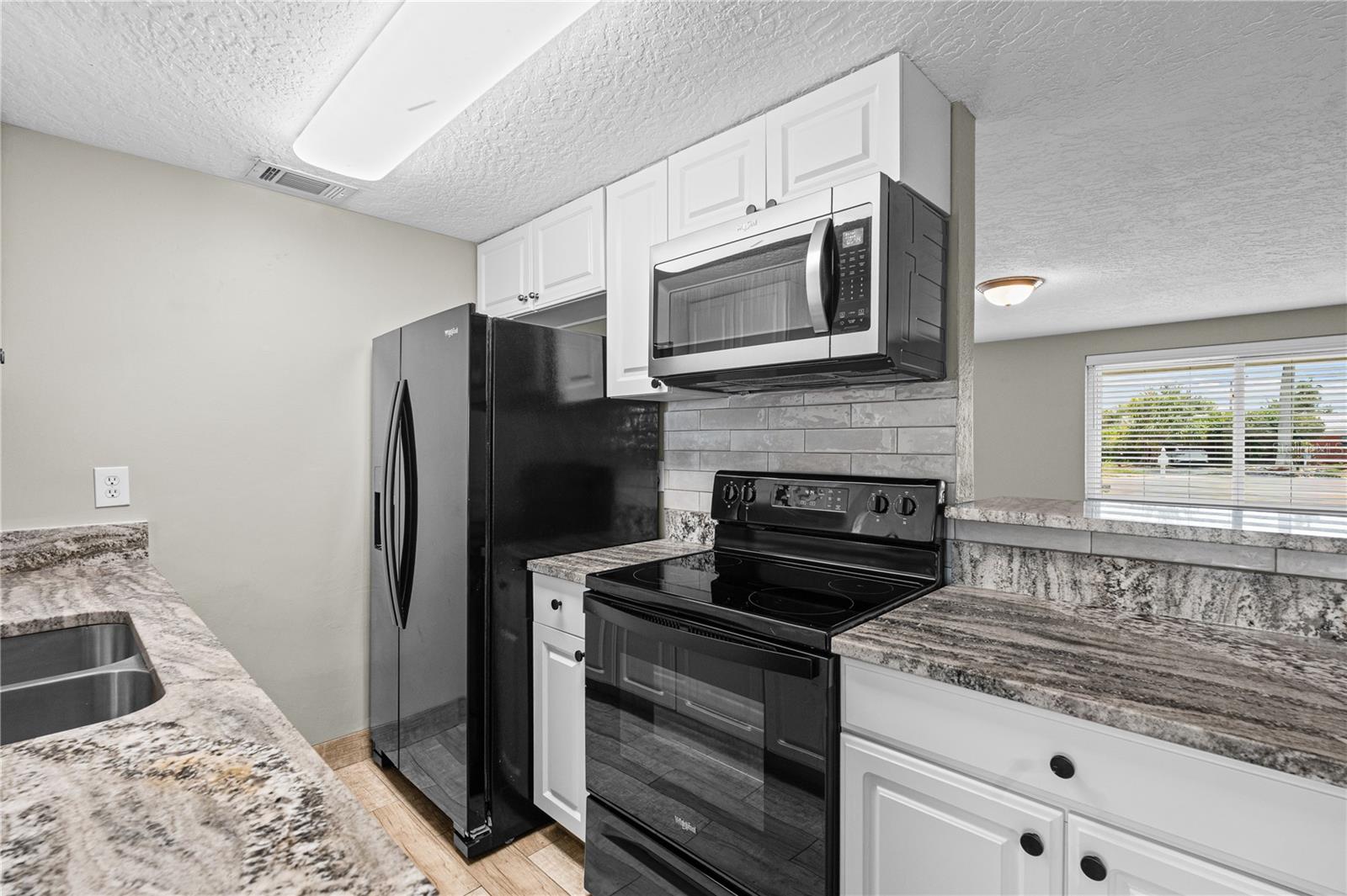 FLORILAND PARK - Residential