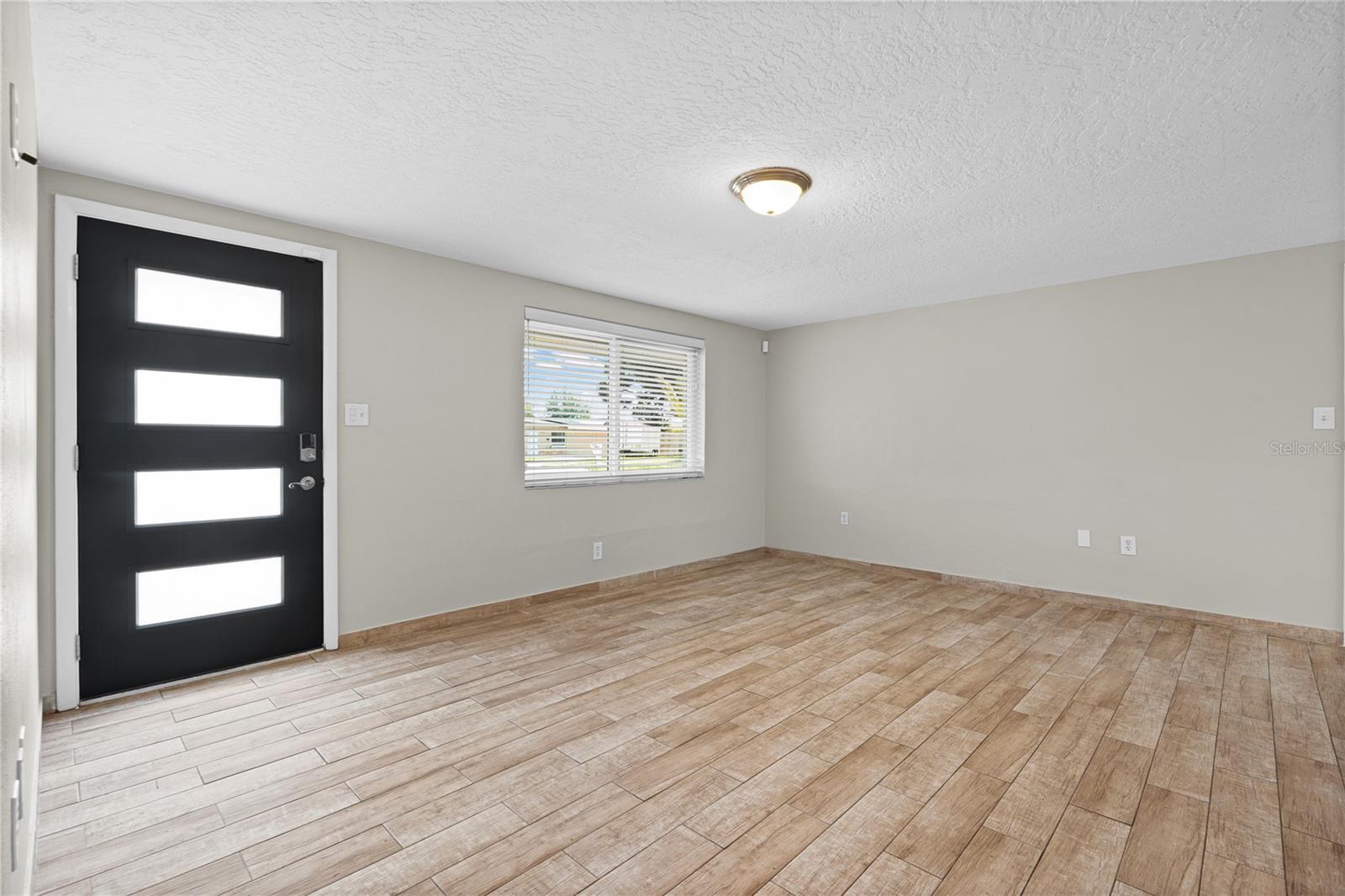 FLORILAND PARK - Residential