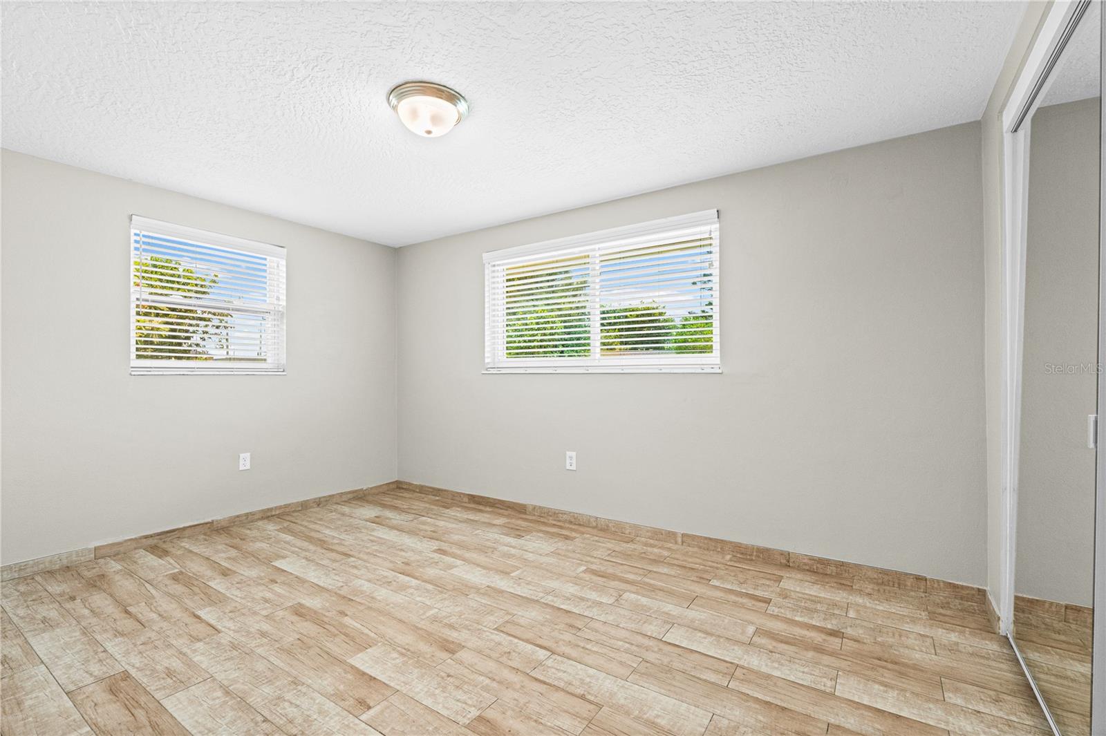 FLORILAND PARK - Residential