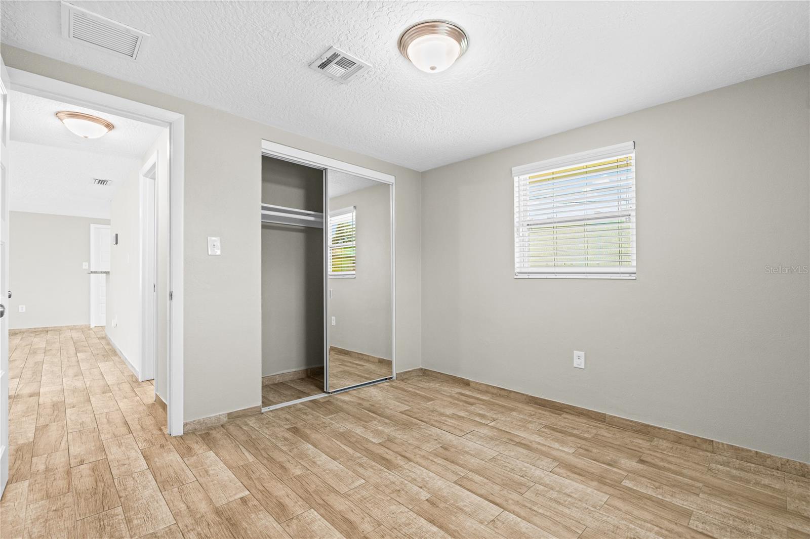 FLORILAND PARK - Residential