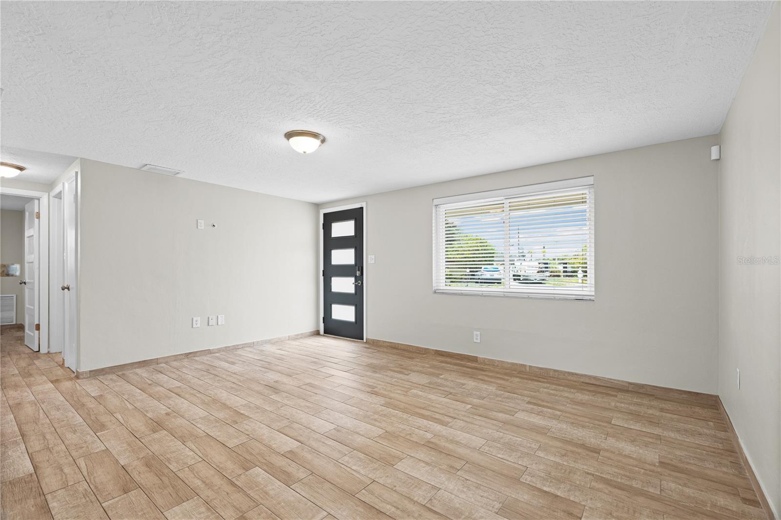 FLORILAND PARK - Residential