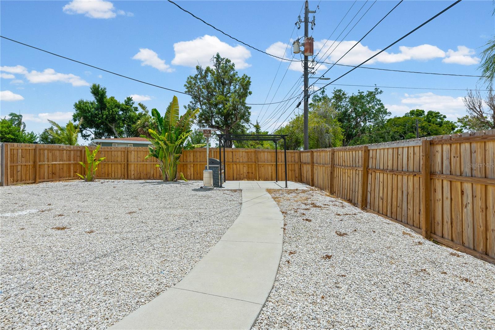FLORILAND PARK - Residential