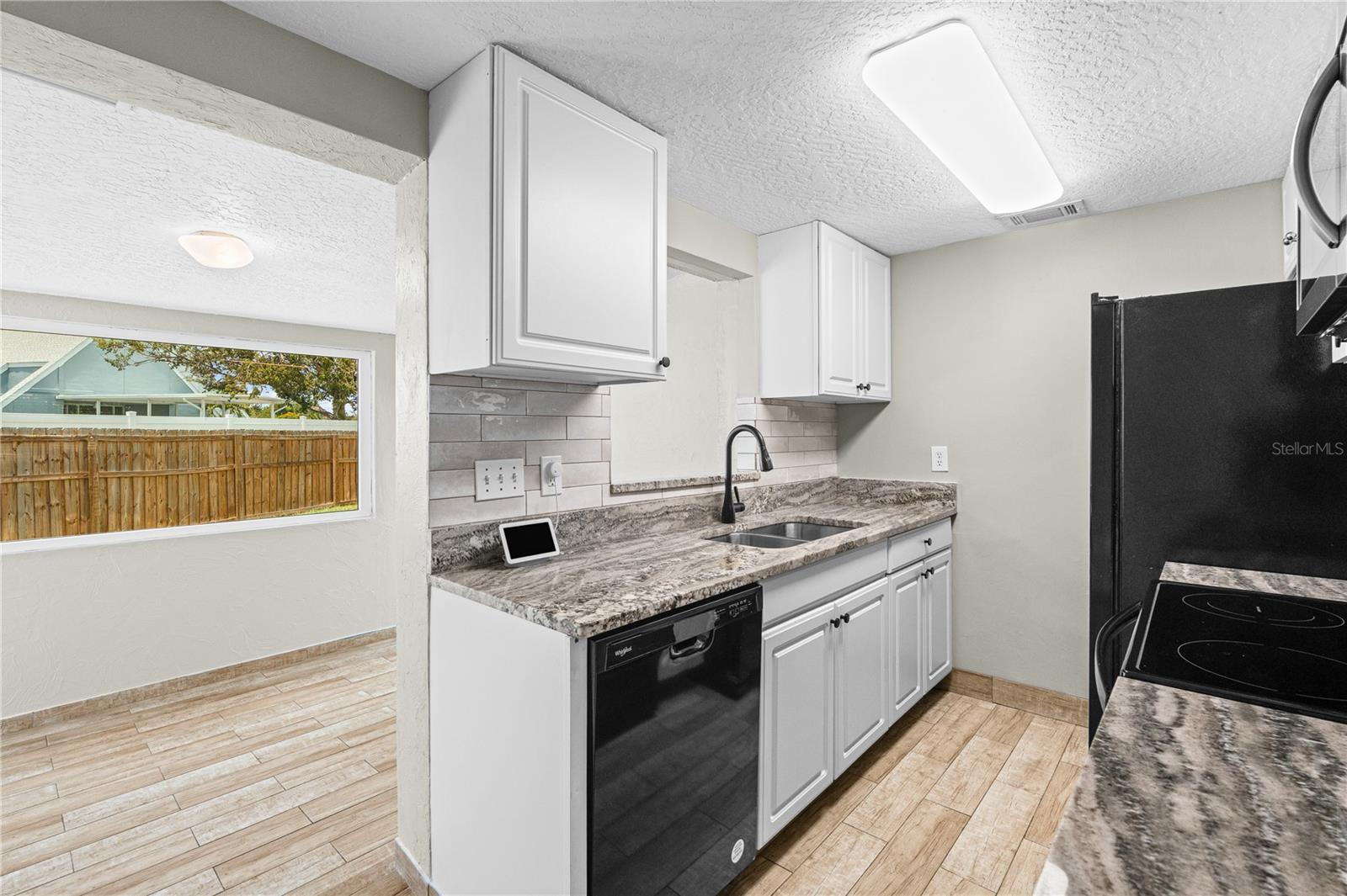 FLORILAND PARK - Residential