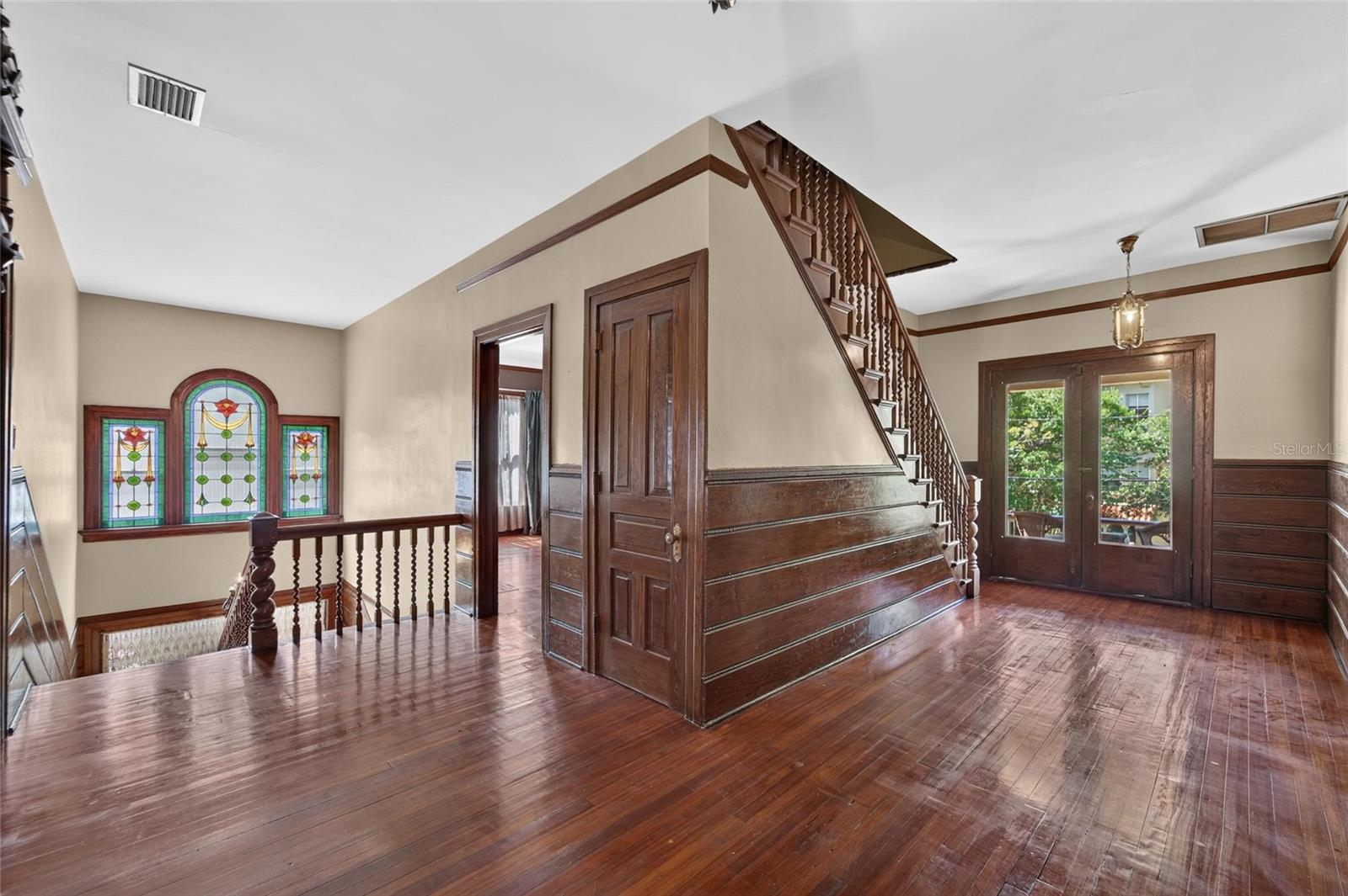 CREST VIEW - Residential