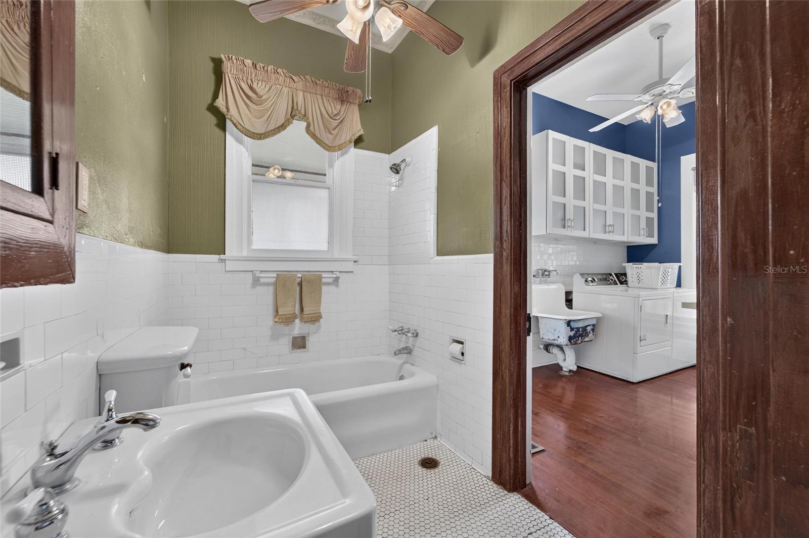 CREST VIEW - Residential
