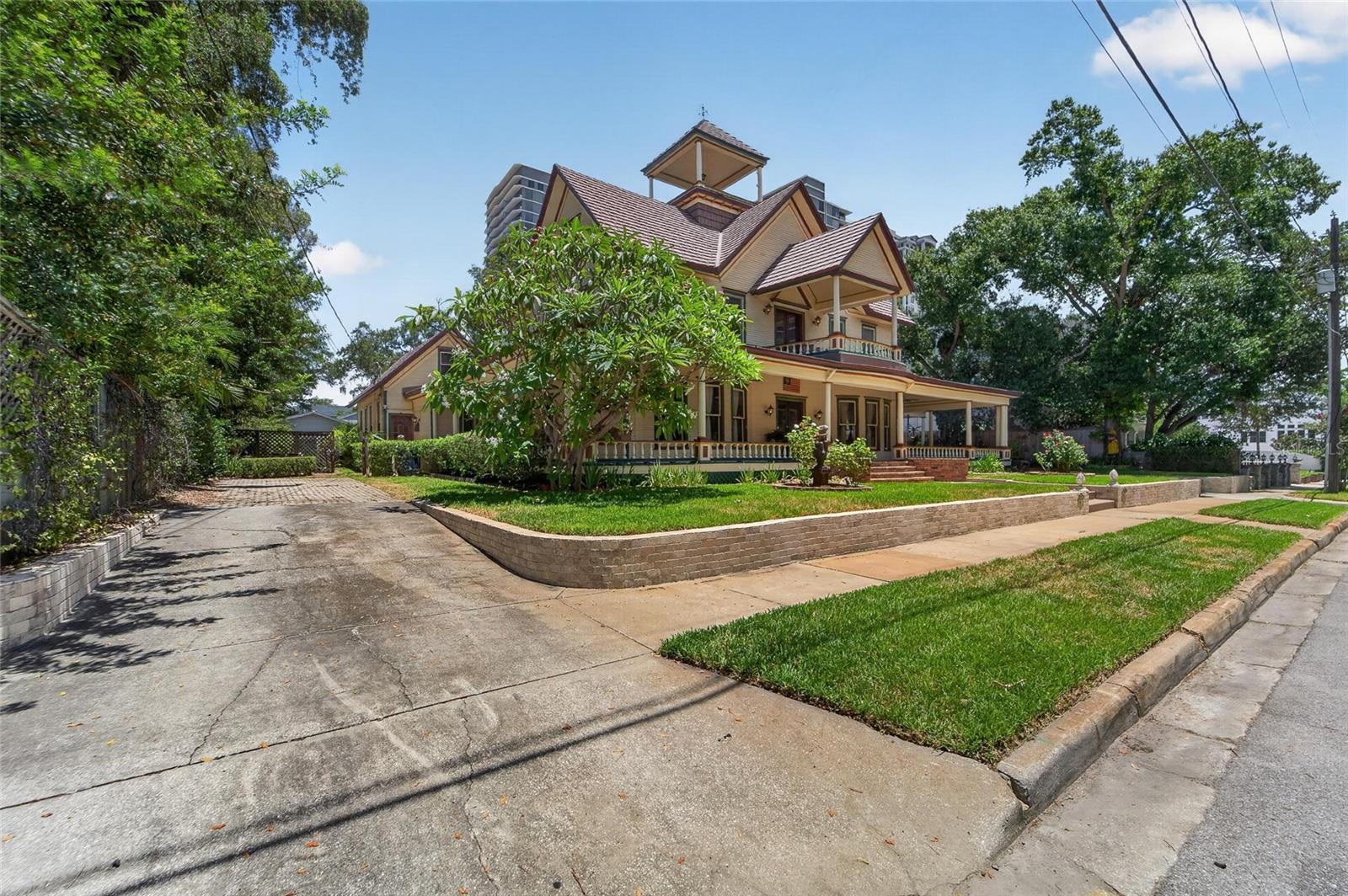 CREST VIEW - Residential