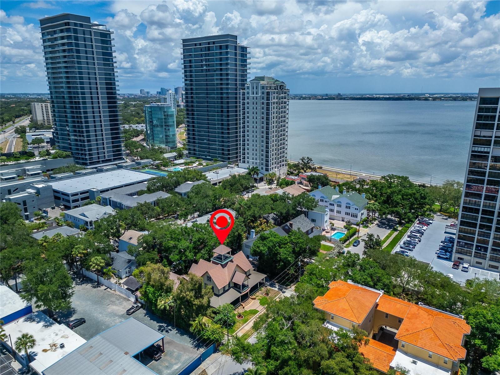 CREST VIEW - Residential