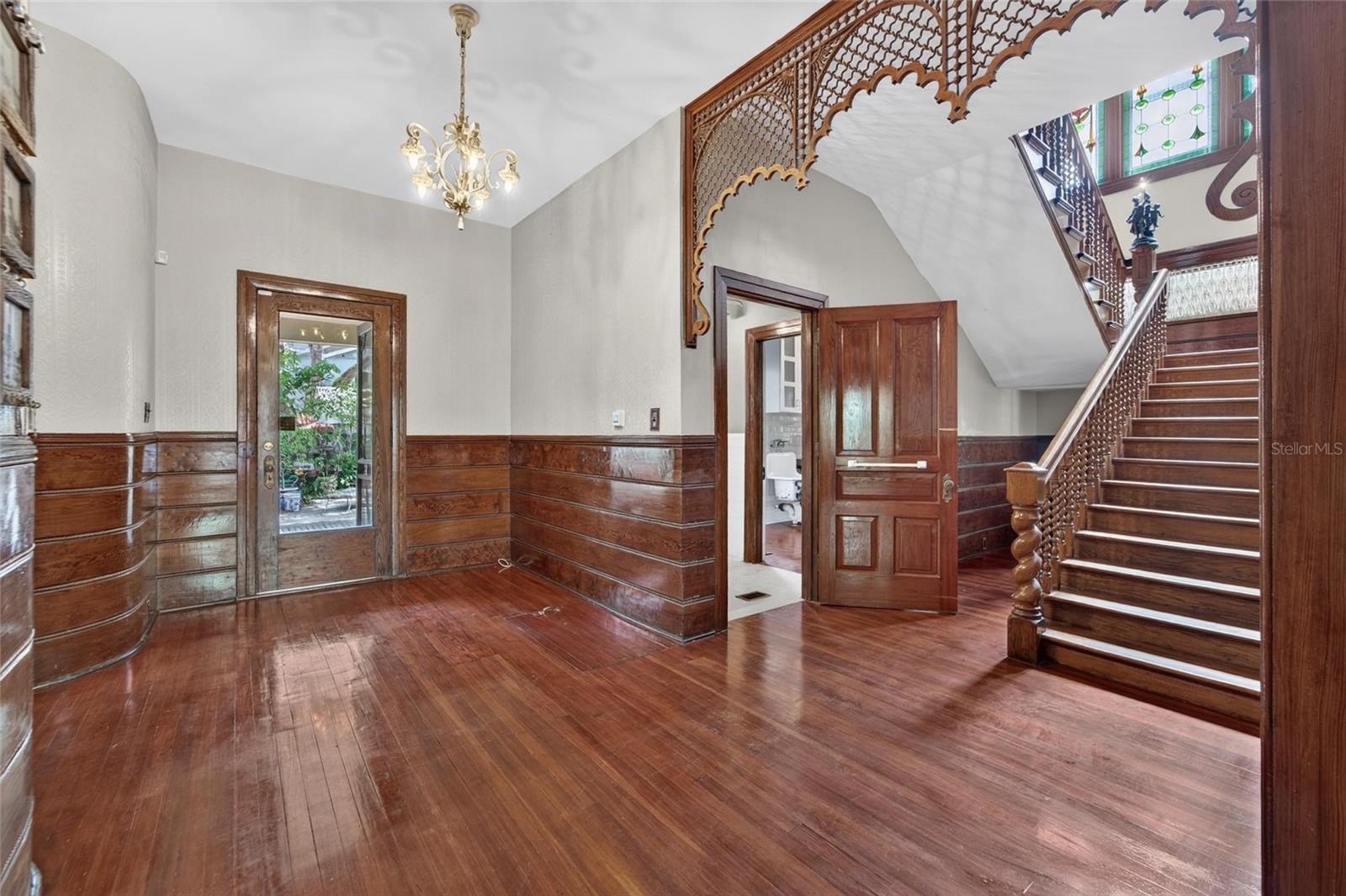 CREST VIEW - Residential