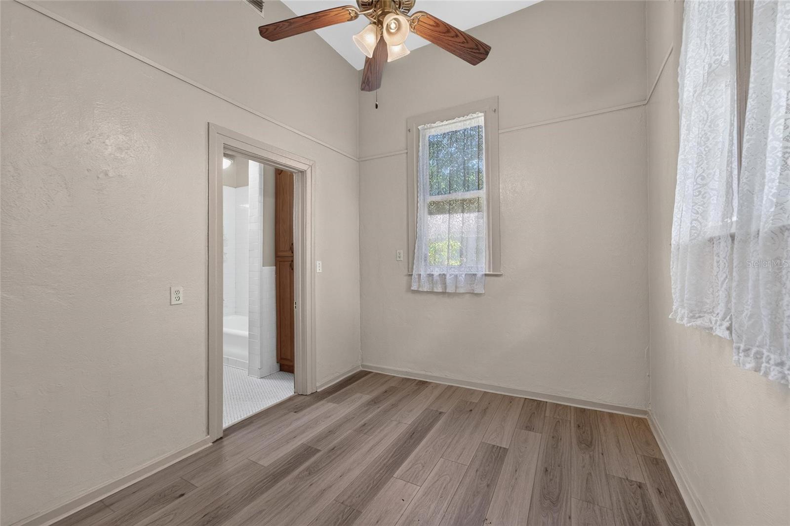 CREST VIEW - Residential