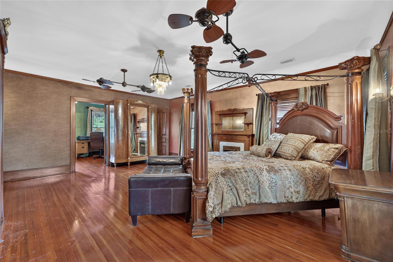 CREST VIEW - Residential