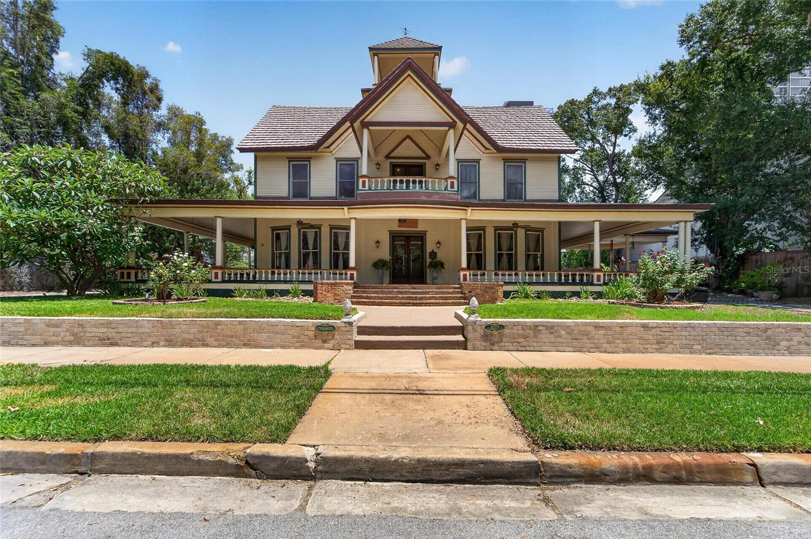 CREST VIEW - Residential