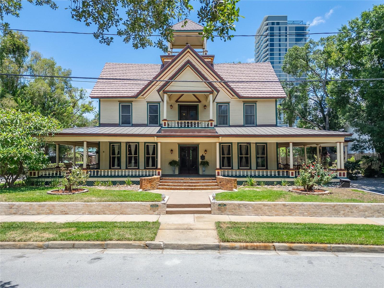CREST VIEW - Residential
