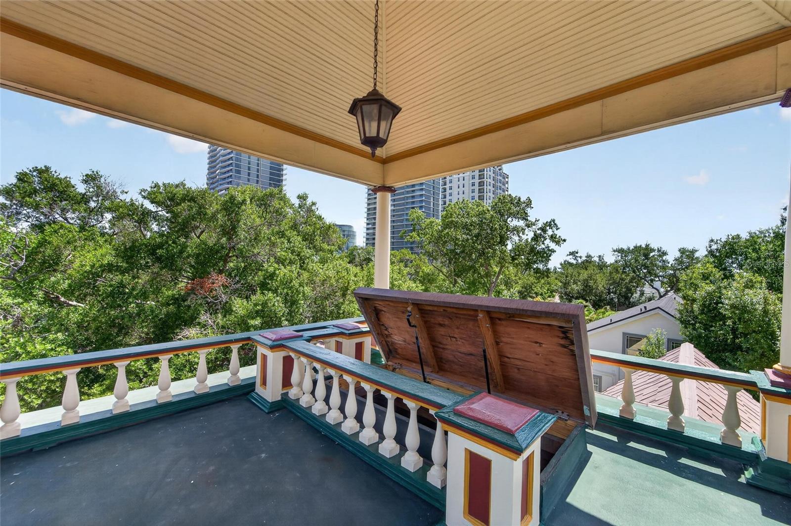CREST VIEW - Residential