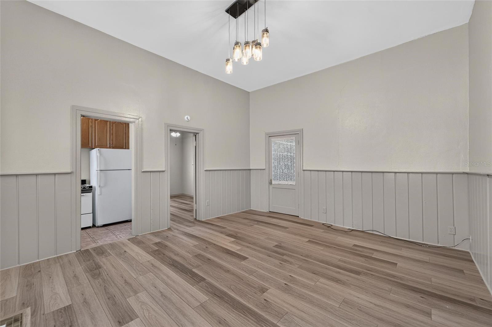 CREST VIEW - Residential