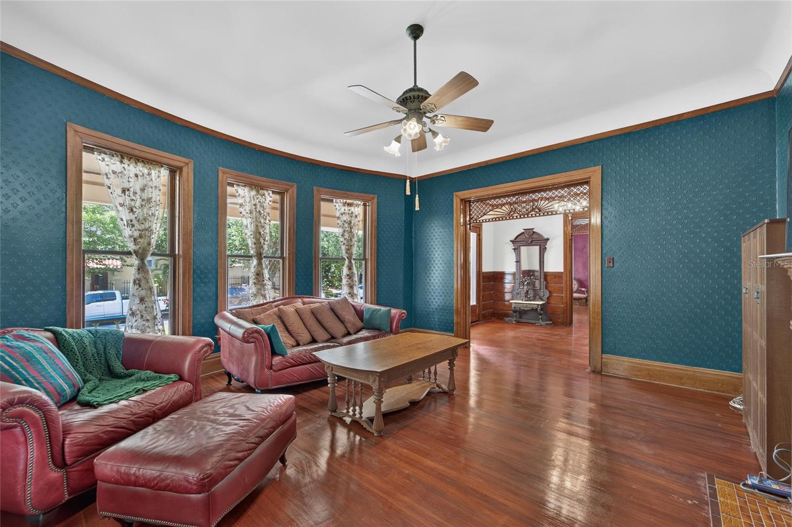 CREST VIEW - Residential