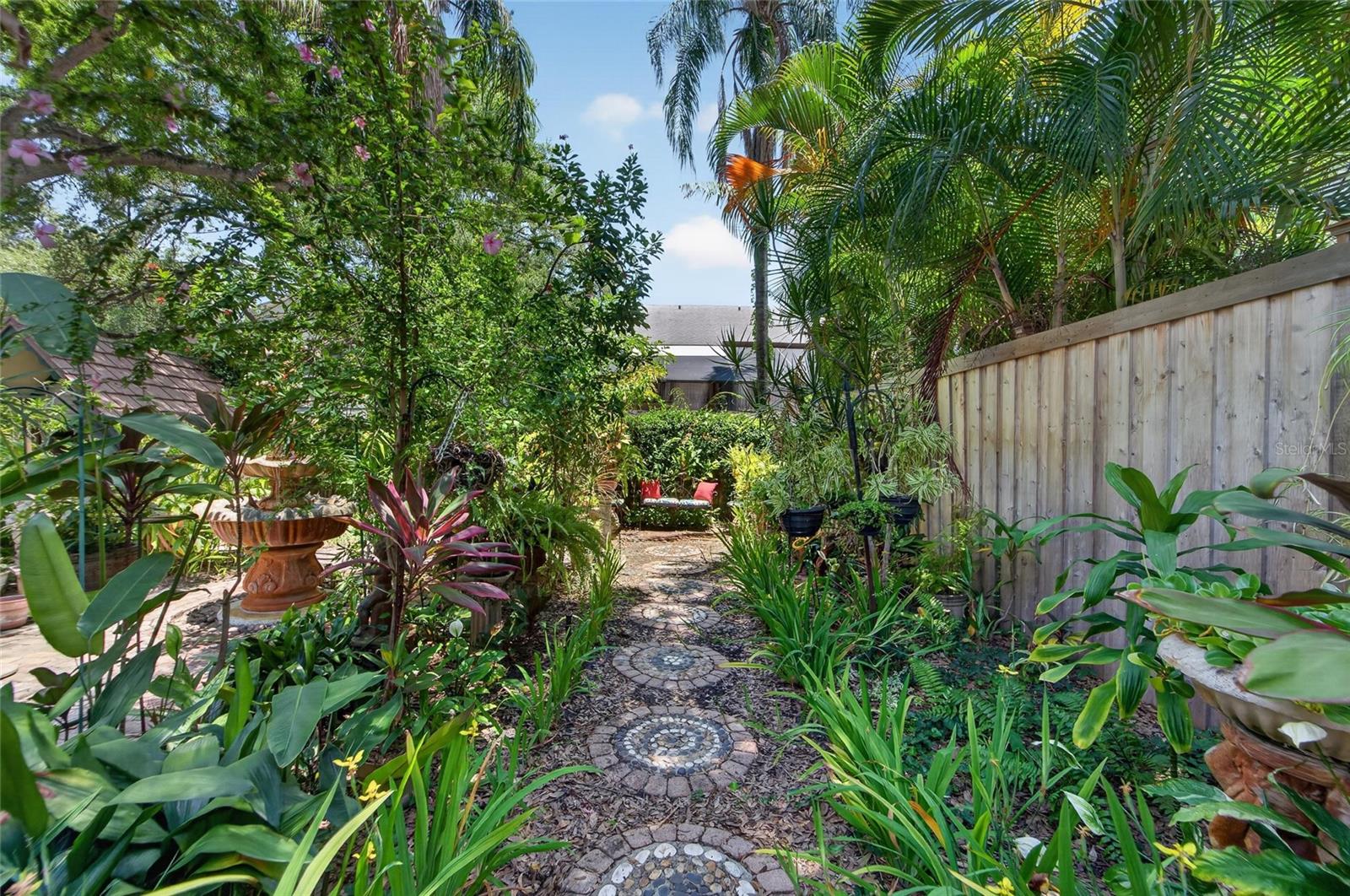 CREST VIEW - Residential