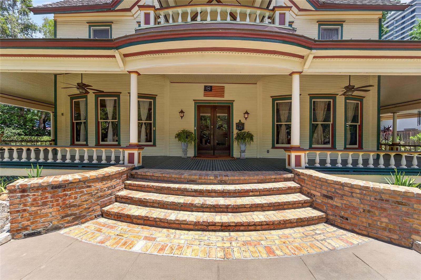 CREST VIEW - Residential