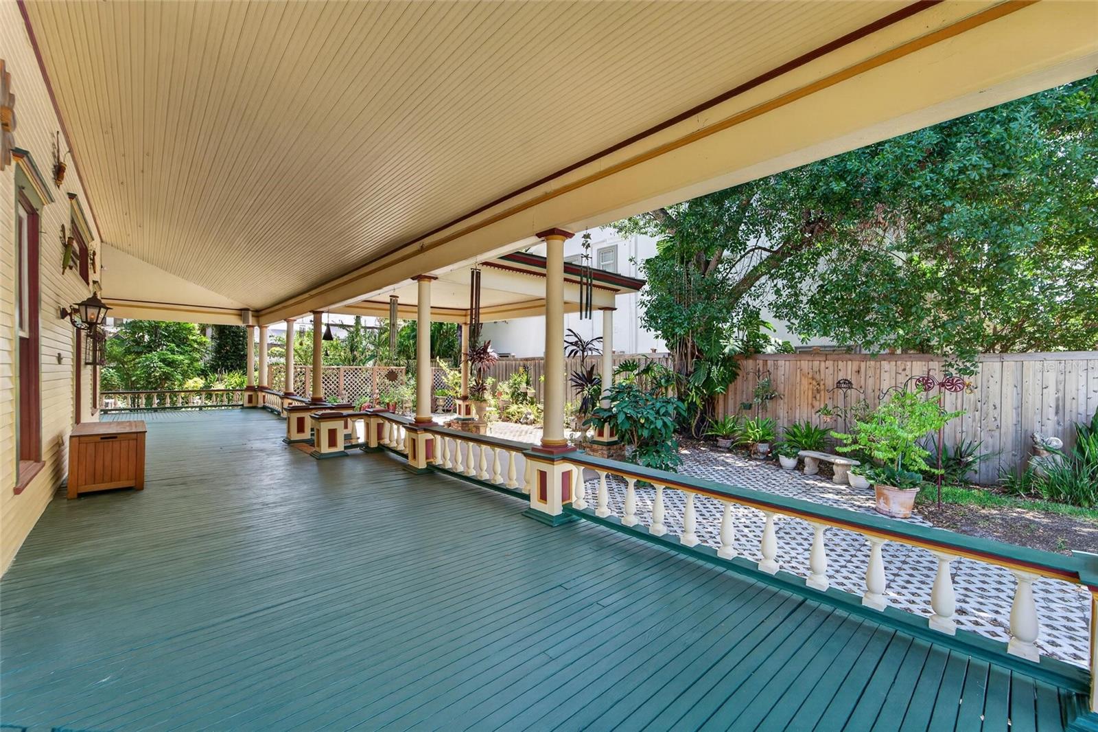 CREST VIEW - Residential