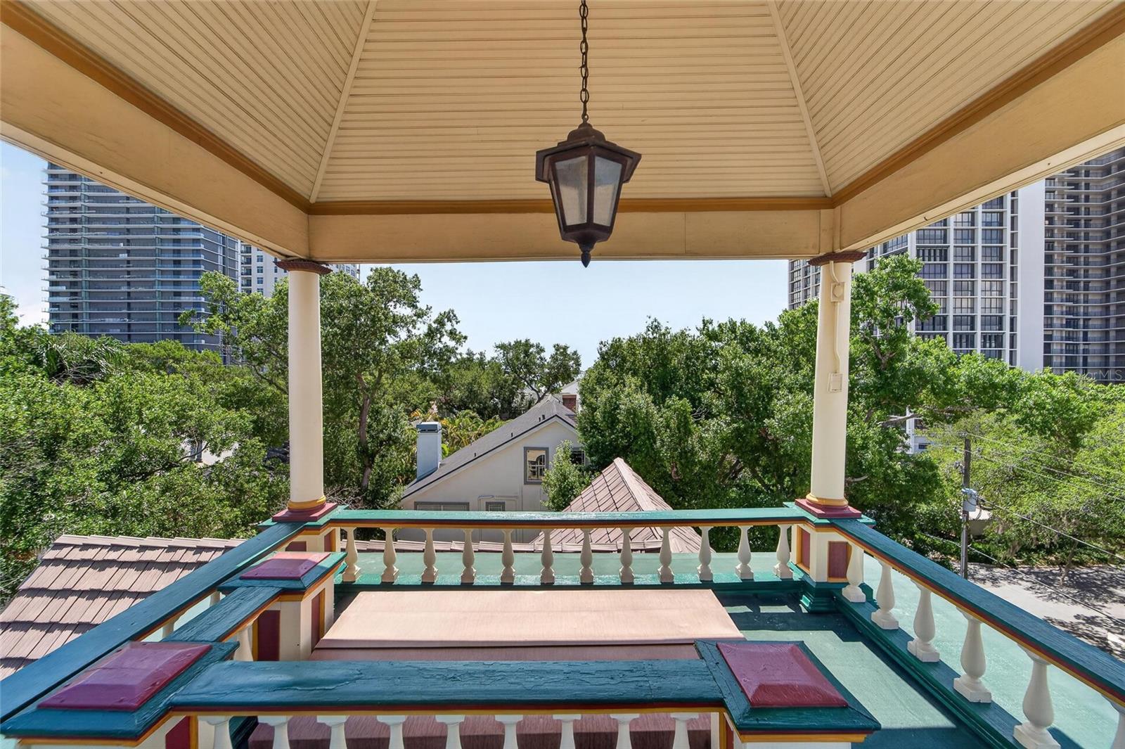 CREST VIEW - Residential